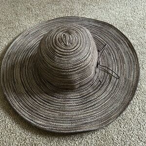 Woman’s Brown multi stripe hat